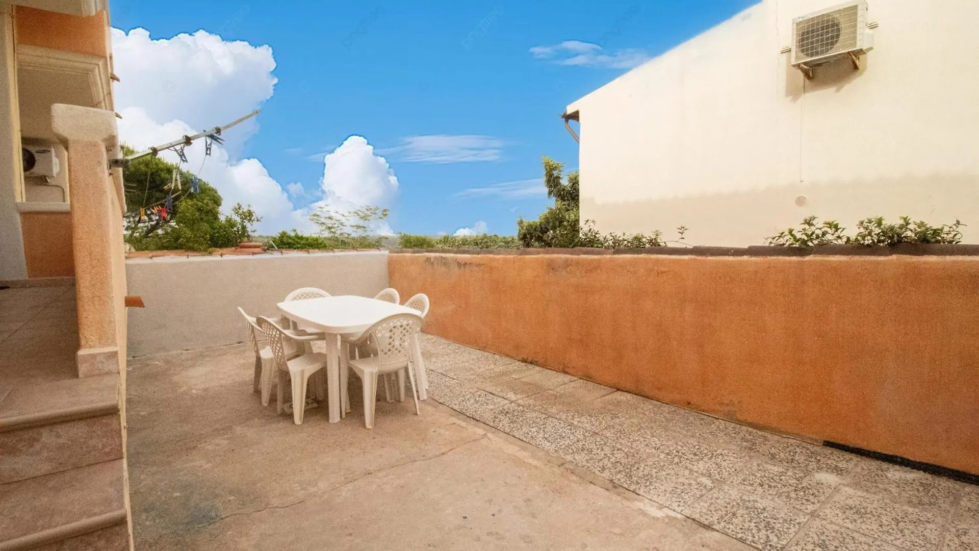 Libero'S Holiday Home Орозеи 0*,