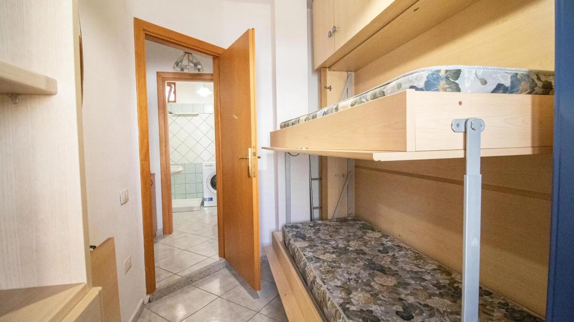 Libero'S Holiday Home Орозеи Италия